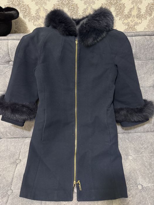 Пальто сотилади