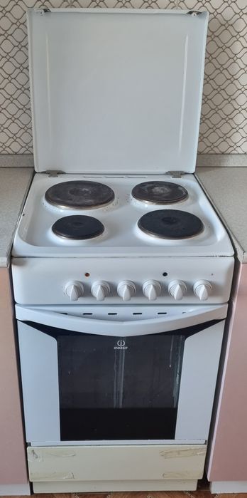 Продаётся Плита Indesit 45х45см