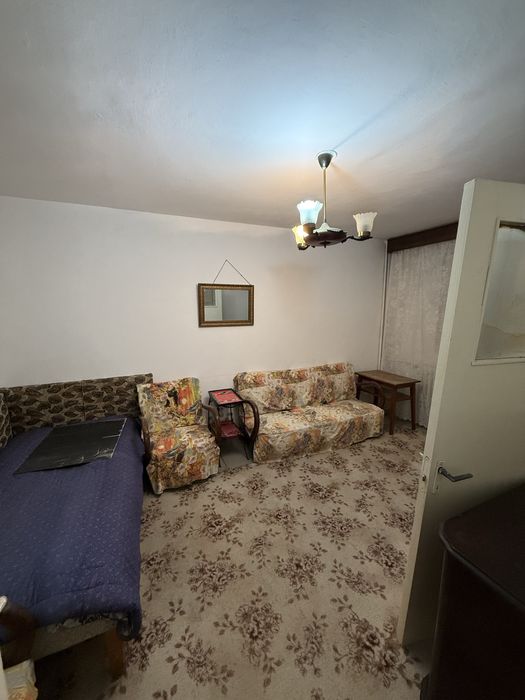 Vand apartament 2 camere Cora Lujerului