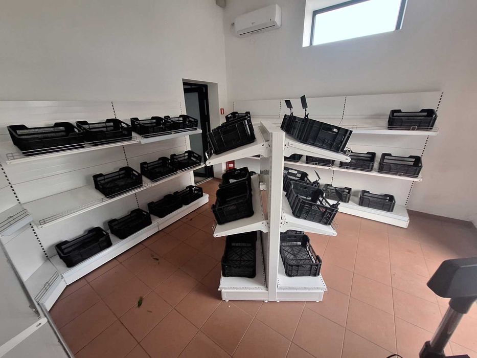 Стилажи, Оборудване за магазин.