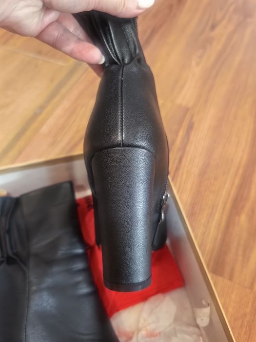 Продам срочно ботинки