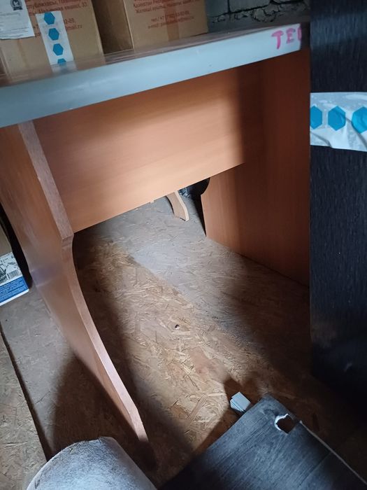 Стол 80 шир 120 длина.