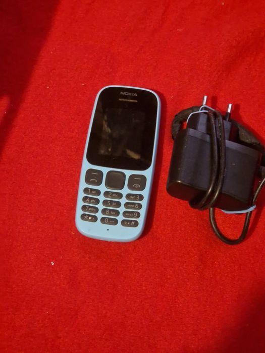 Super pret. Telefon Nokia cu încărcător