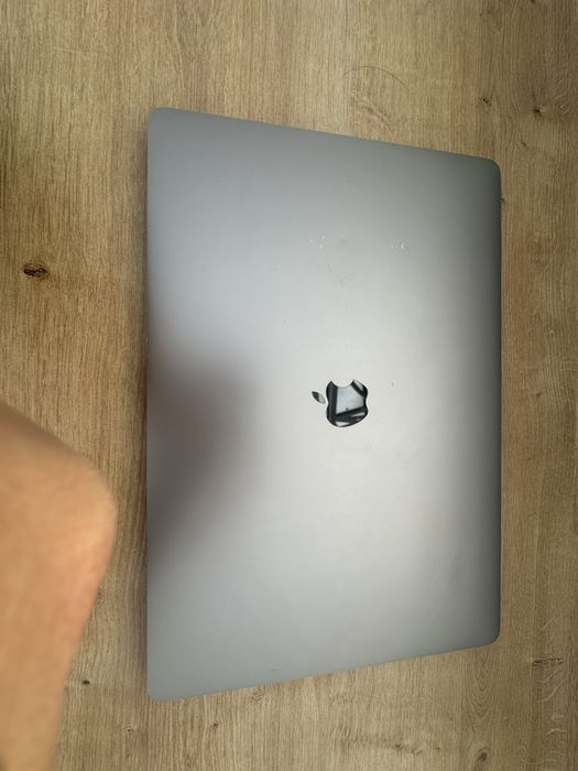 MacBook Pro 16″ (2019) (модель A2141)