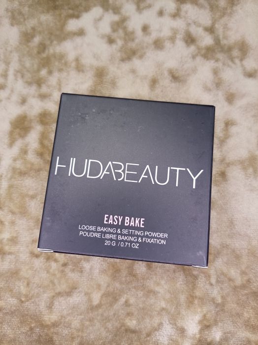 Pudra Huda beauty easy bake 2 nuanțe