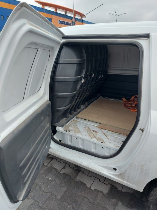 Vând Dacia Logan Van