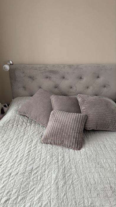 Тапицирано боксспринг легло от Еником