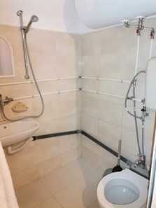 Продава се самостоятелно двуетажно жилище в масивна къща в гр. Попово