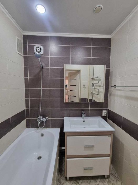 4 ком кв 86 кв м, 3 этаж. По ул. Прогресса, Михайловка. - More