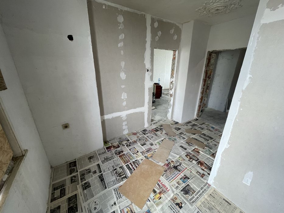 (Санира се) Четиристаен Тухлен Апартамент До Кенана 93кв