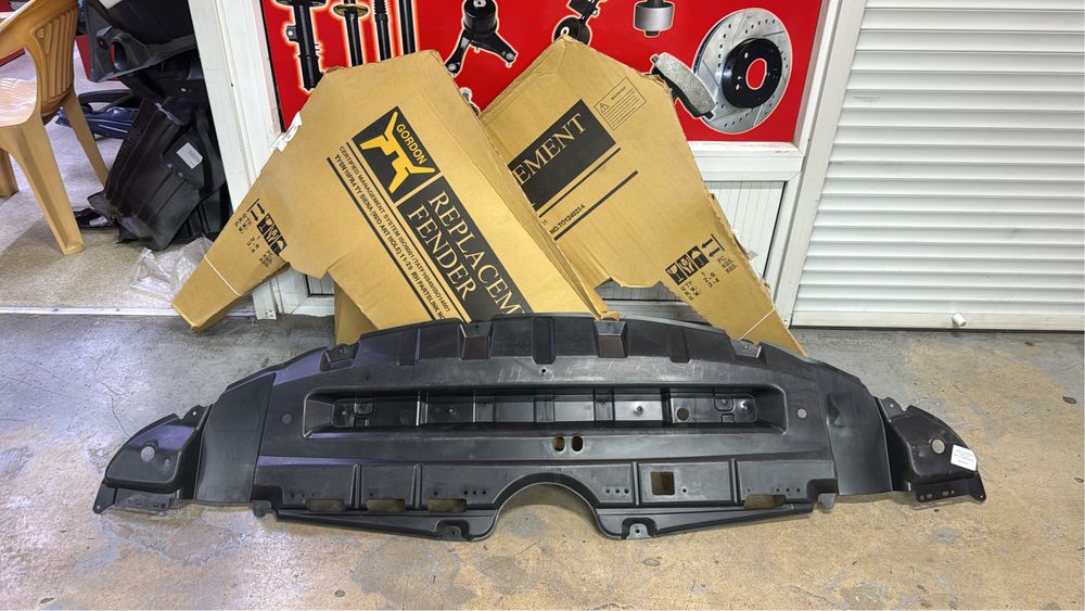 Тойота Сиенна Крыло