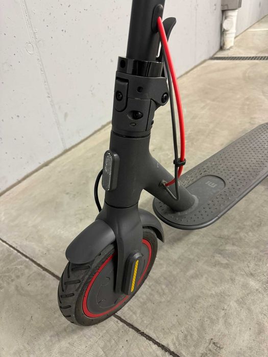 Vând Xiaomi Mi Electric Scooter Pro 2 în stare impecabilă