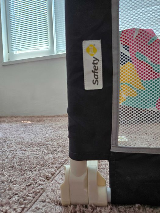 Safety First преграда легло