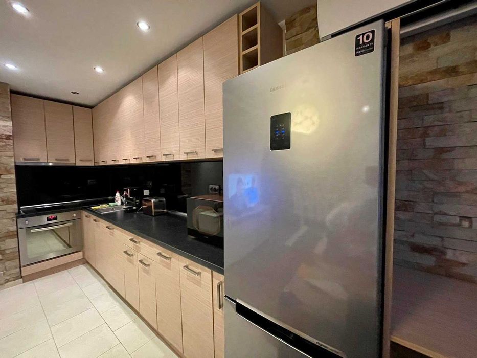 Продава се Двустаен апартамент в София, Оборище - 74 кв.м за 1636 €/кв.м - Снимка #1