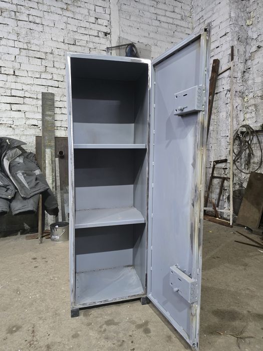 Продам сеиф 3мм.