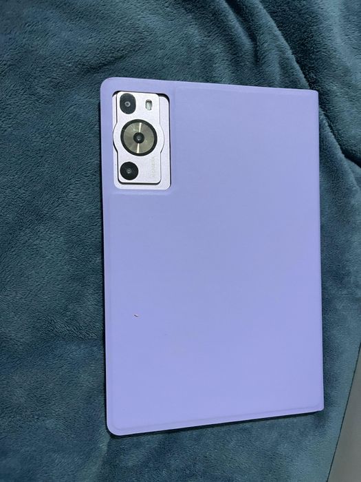 Планшет.            .