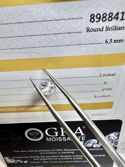 Диамант 1 карата, мойсанит, за бижу и подарък
