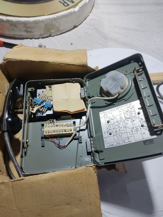 Телефонная бутка + апаратам новая.