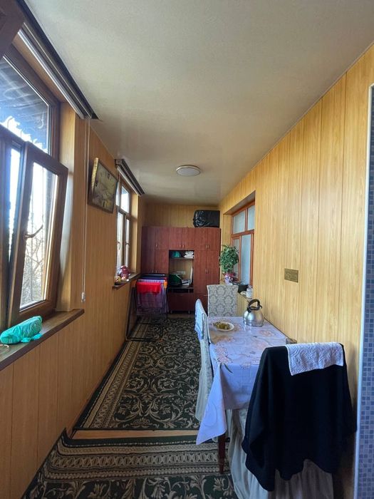 Tashgresda srochniy 3-xonali uy garaji bn sotiladi  74.23 kv