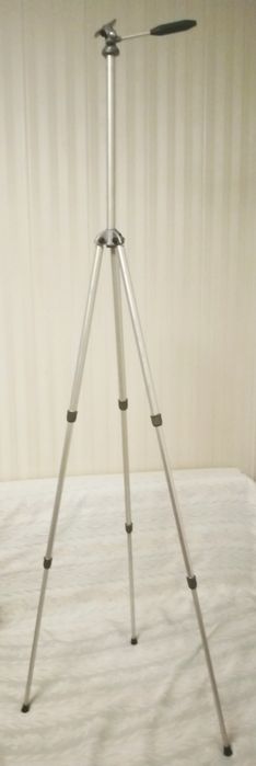 Штатив (тренога, трипод) для фото и видеокамер