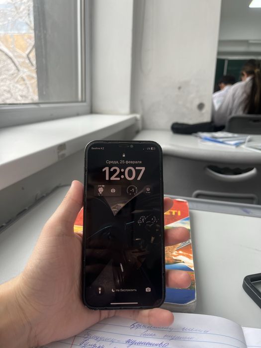 Iphone 12 pro, в хорошем состояние