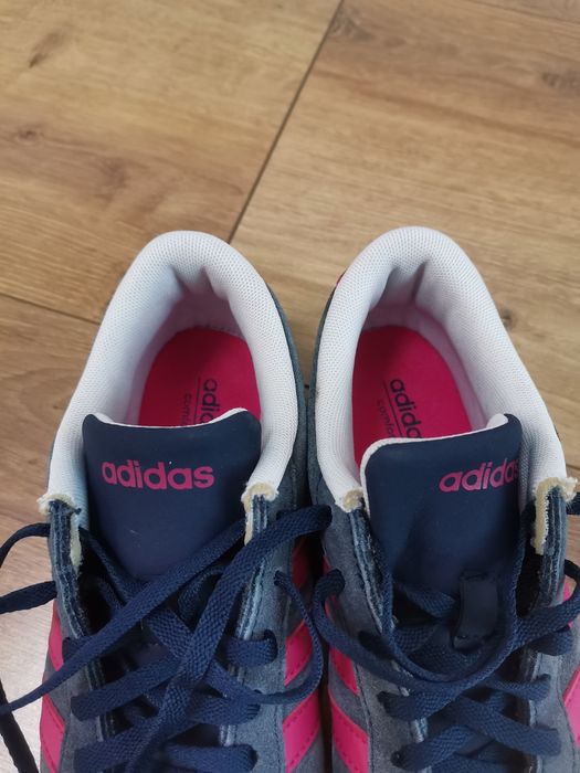 Adidași mărimea 36