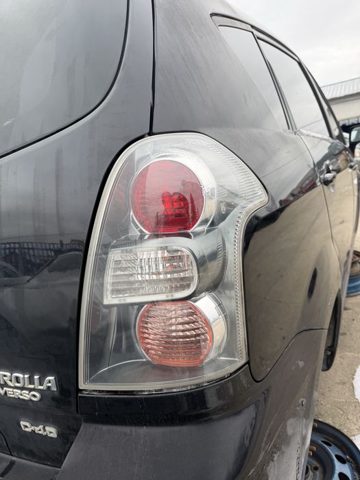 Стопове Тойота Корола Версо 2008 фейс