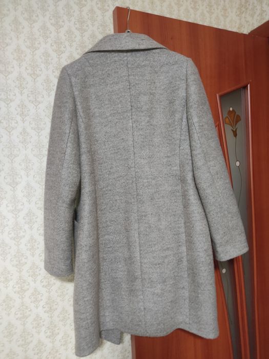 Продам  классное пальто серого оттенка