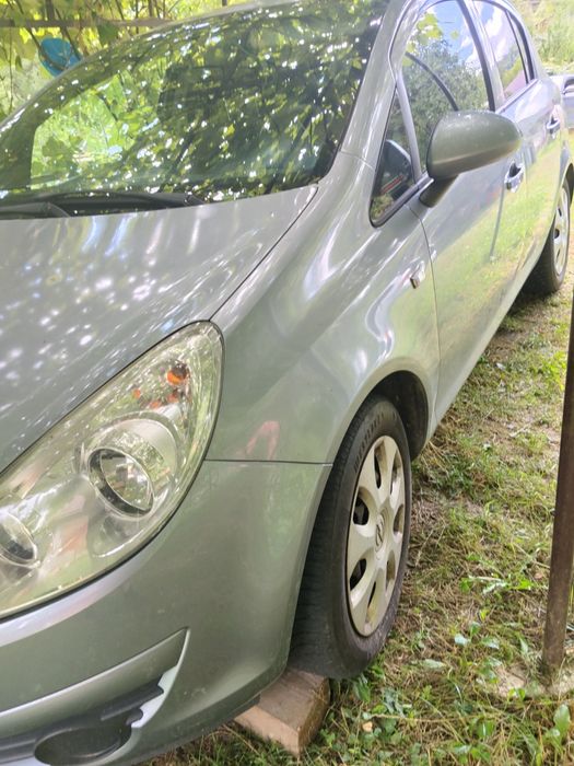 Vând Opel Corsa D – 5 Uși – Arată și Rulează Excelent!