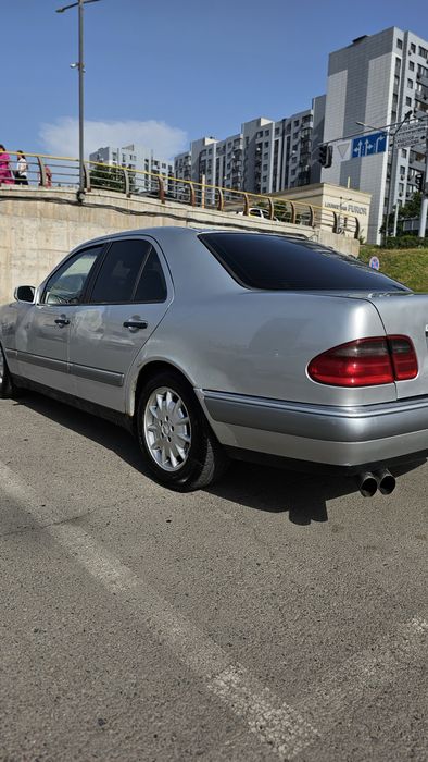 Продам машину w210