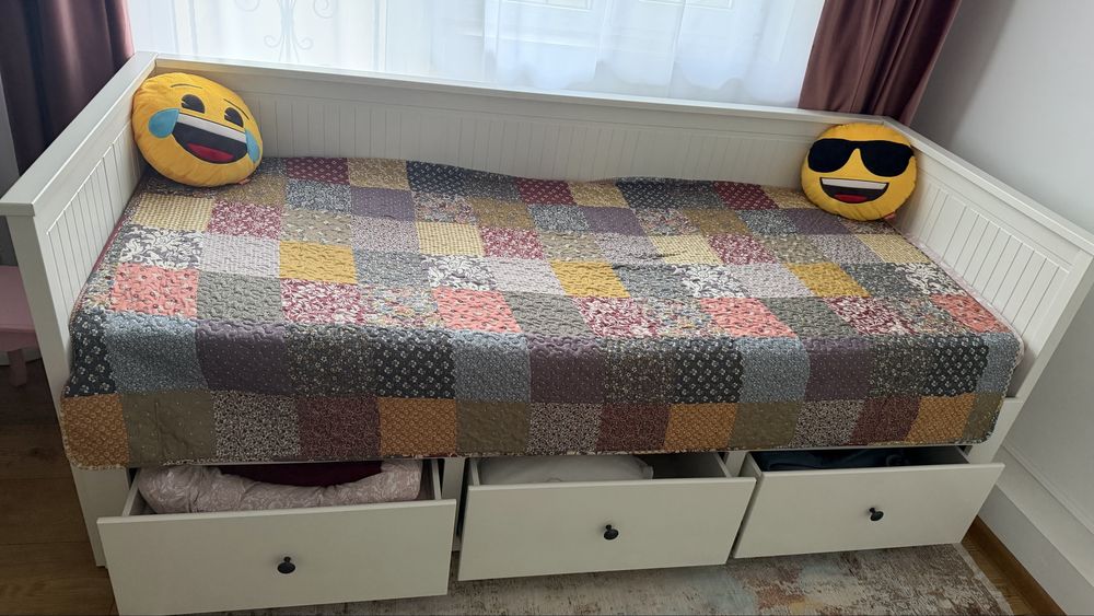 Vand divan Ikea stare foarte buna
