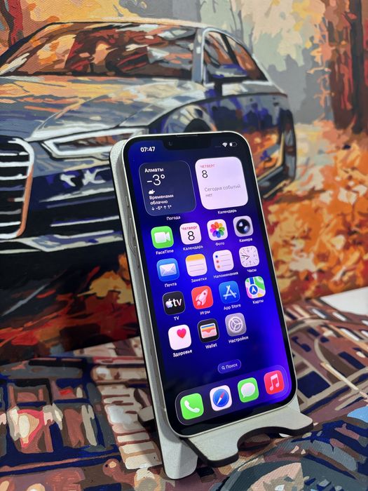 Продам IPhone 13