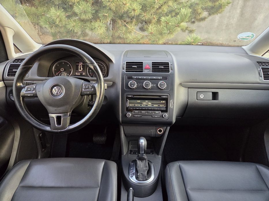VOLKSWAGEN Touran 2015 — imagine 5