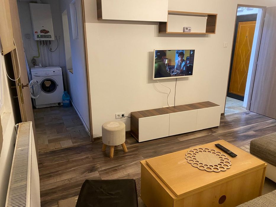 Închiriez garsoniera în Reșița zona Renk  pe termen lung tel zero 746noua88299