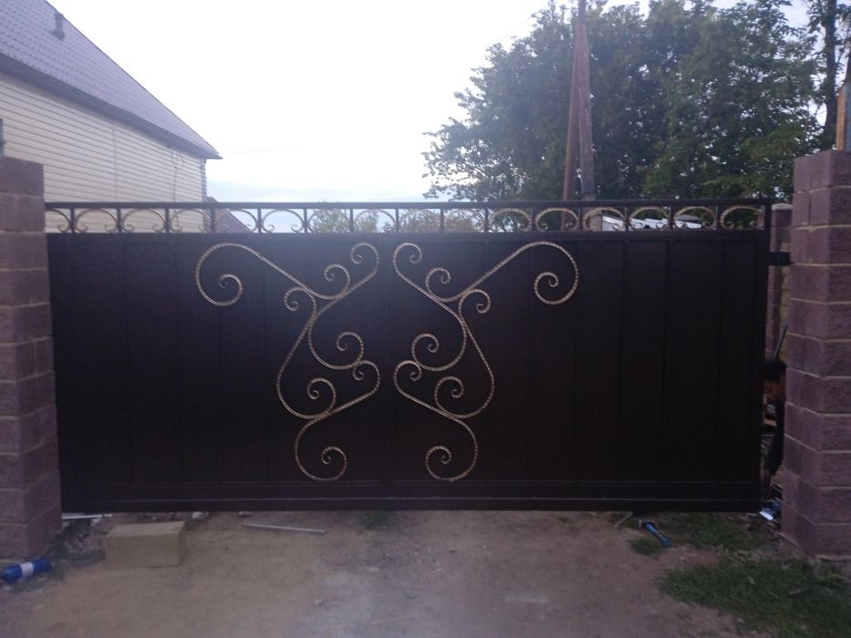 Откатные ворота.