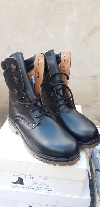 Ghete din piele de Reghin NOI Marime 44