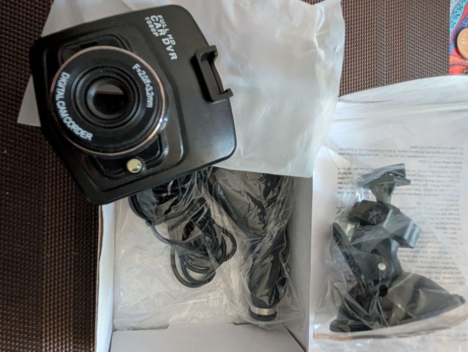 Cameră auto DVR Dashsentry Full HD 2080p.noua+card 32 GB inclus.