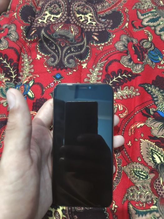 Iphone xs zo'r holatda