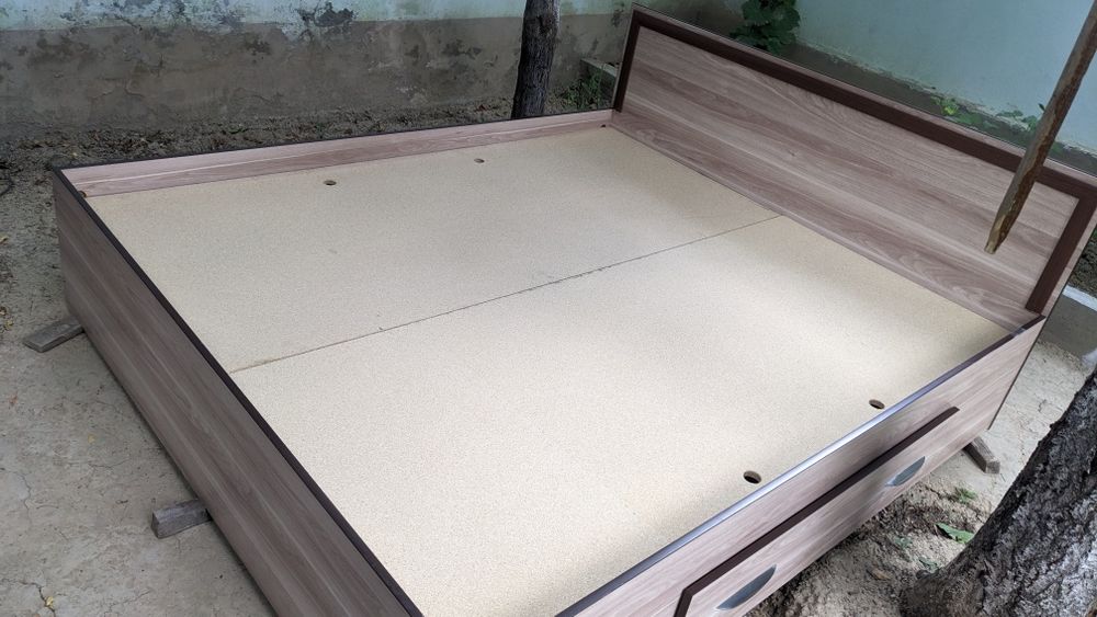 Кровать двуспальная