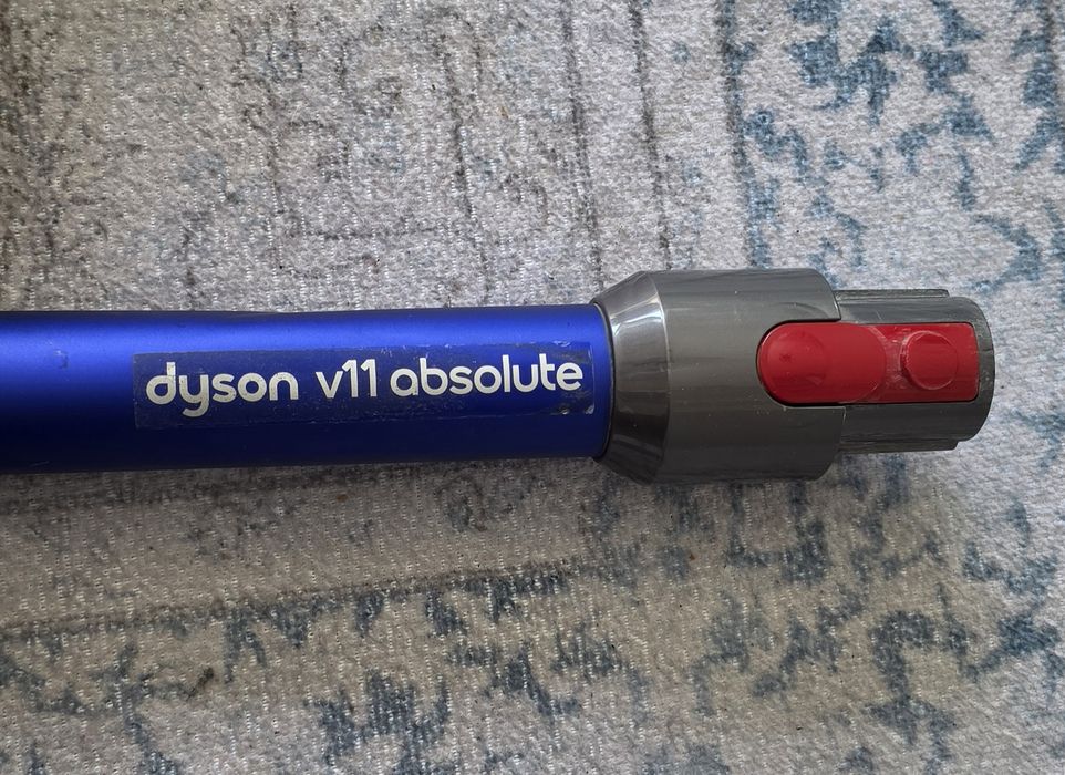 Прахосмукачка Dyson SV11 с проблем
