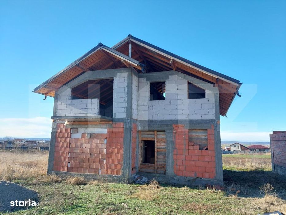 Casa la rosu, P+M, 4 camere, 400 mp teren, Simnicul de Jos