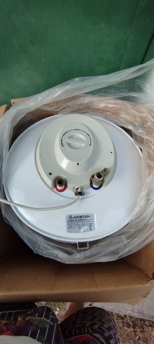 Продается Аристон 80 литровый