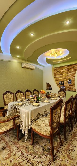 Охунбобоевда 6 соток ер майдонида жойлашган тайёр уй сотилади