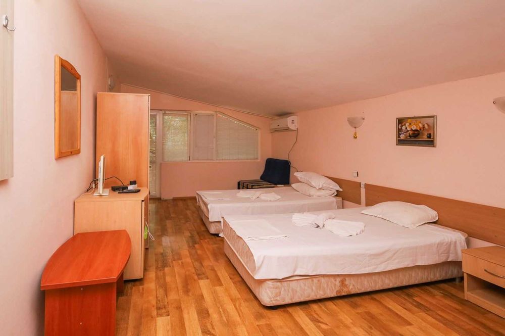 Продава се Къща в Средец - 528 кв.м за 919 €/кв.м - Снимка #10