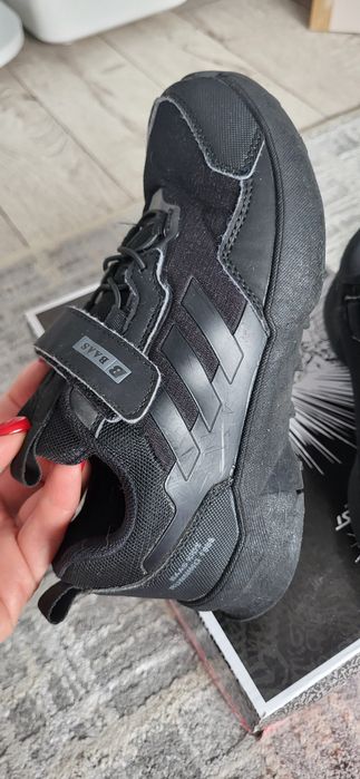 Детские кроссовки