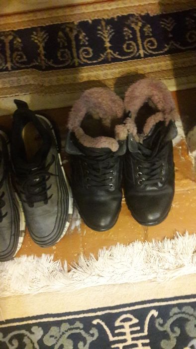 Ботинки мужские зимние и кроссовки