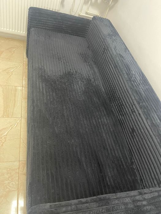 Canapea extensibila aproape noua