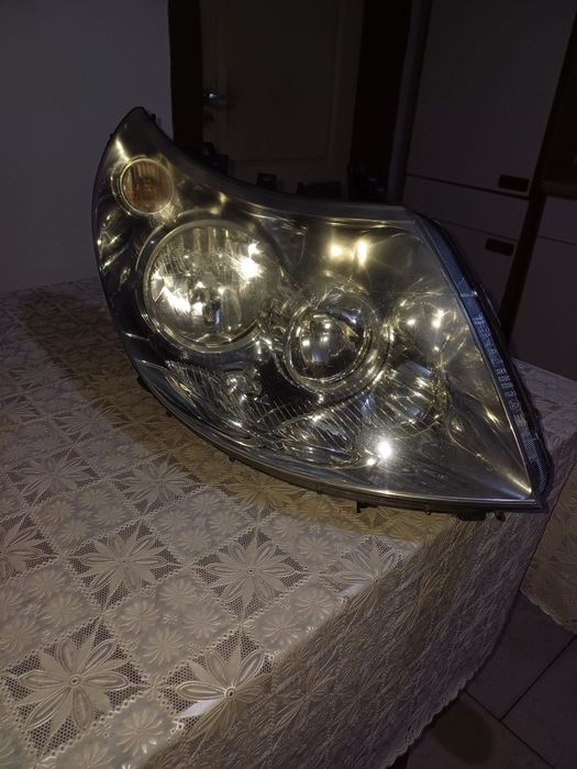 Vând far fiat Ducato