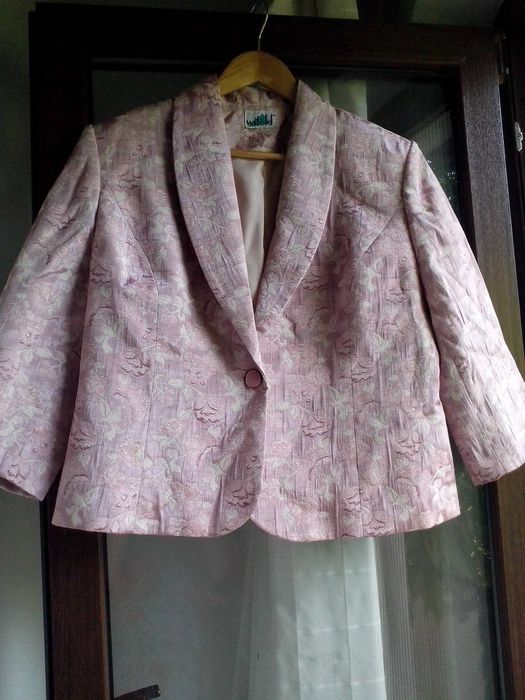 taior marime 44/46,Polonia,maneca 3/4,cambrat pe talie,elegant