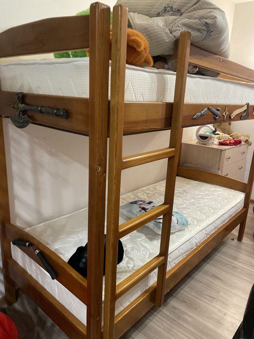 Двухярусная кровать